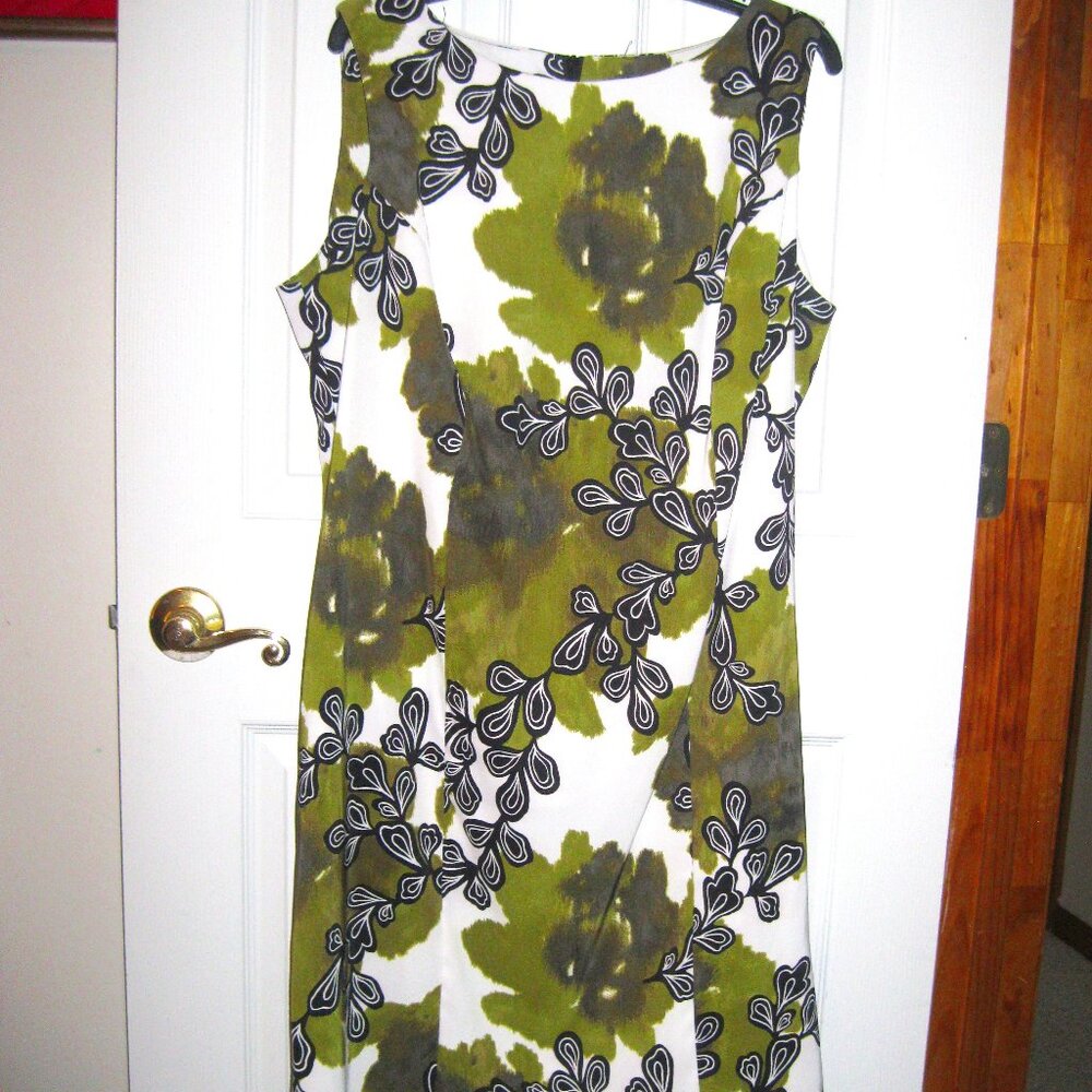 Dressbarn Sheath Dress size 16 career Party professional Stretch Greens/white